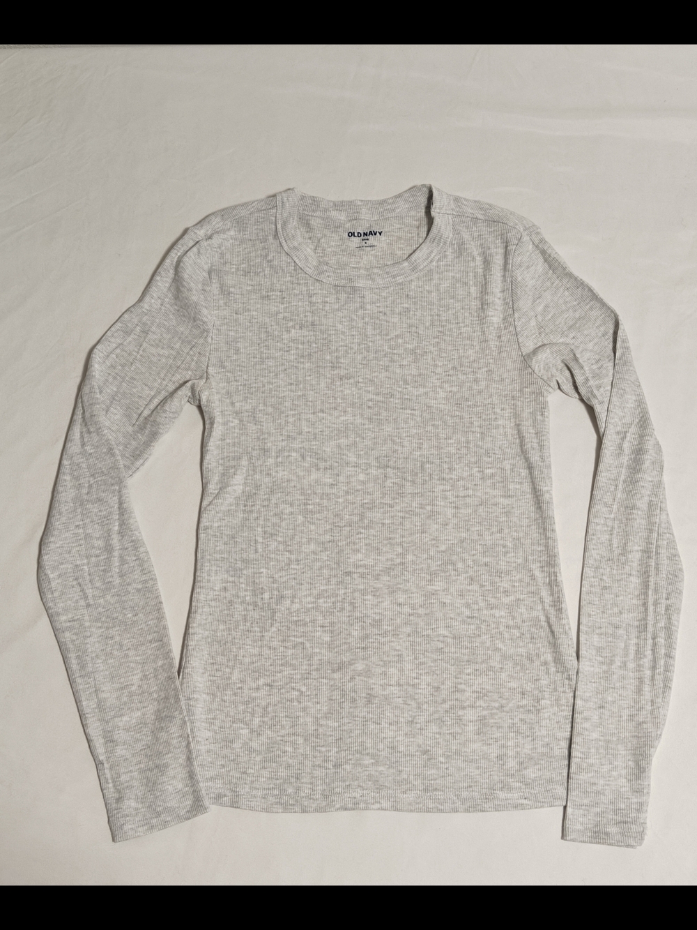 Old Navy Women's Heather Light Gray Long Sleeve Crewneck Tee